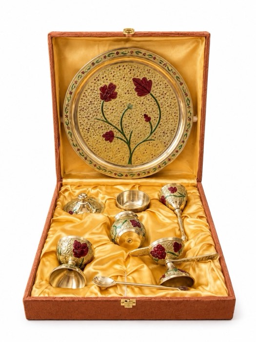 Festive hamper with thali and small vessels